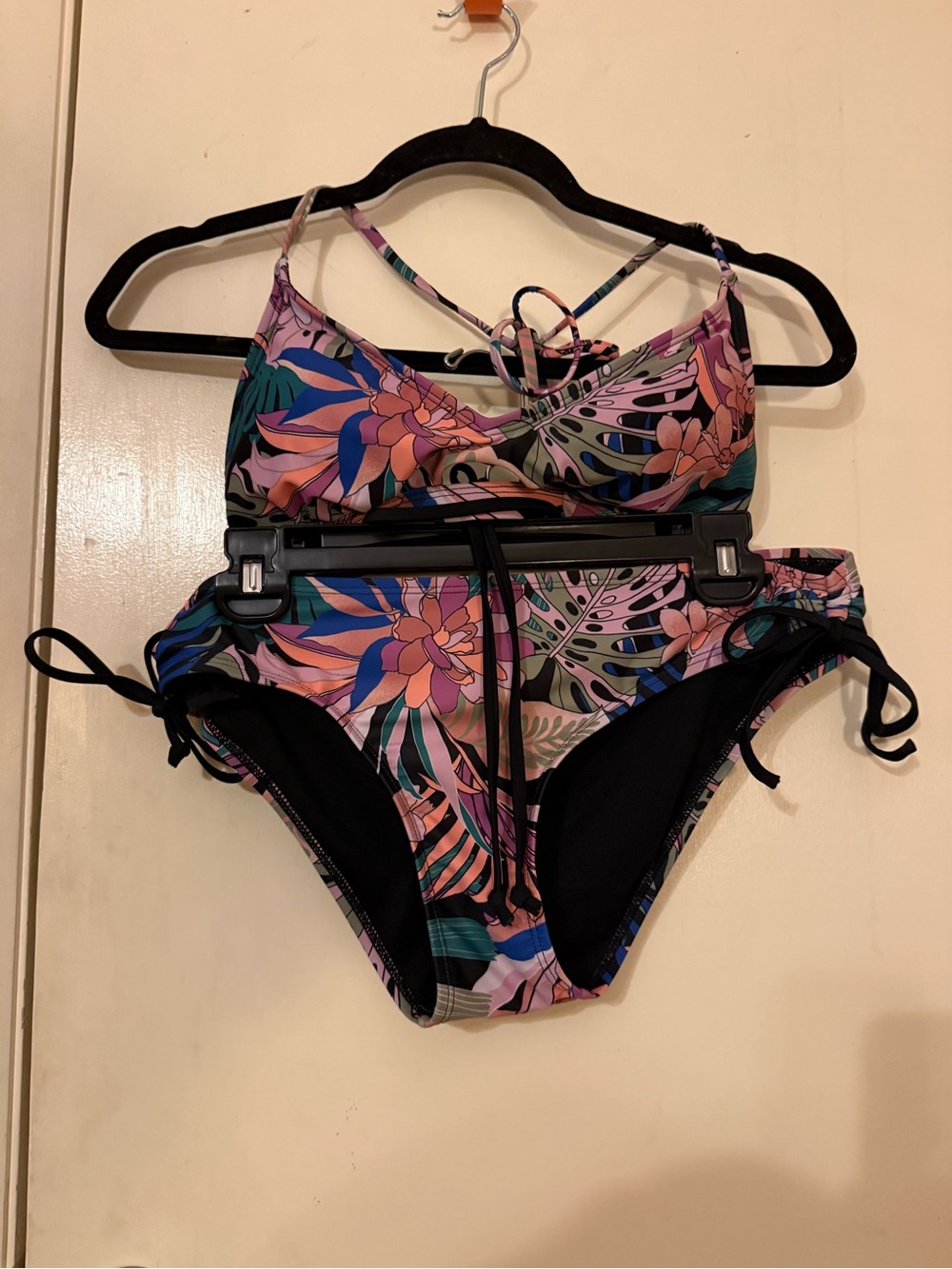 Hurley palm/floral Print Triangle Bikini Top in Purple, Pink, Blue size L